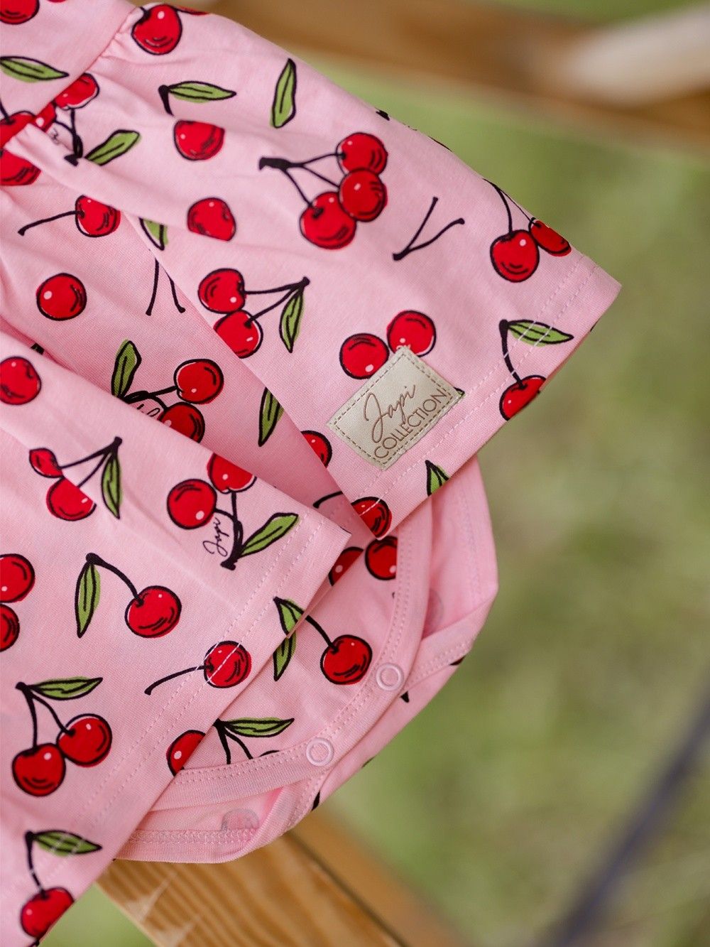Body ruha CHERRY Rövid ujjú