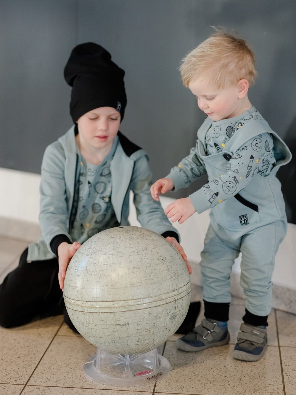 Kantáros melegítő nadrág egyszinű SPACE
