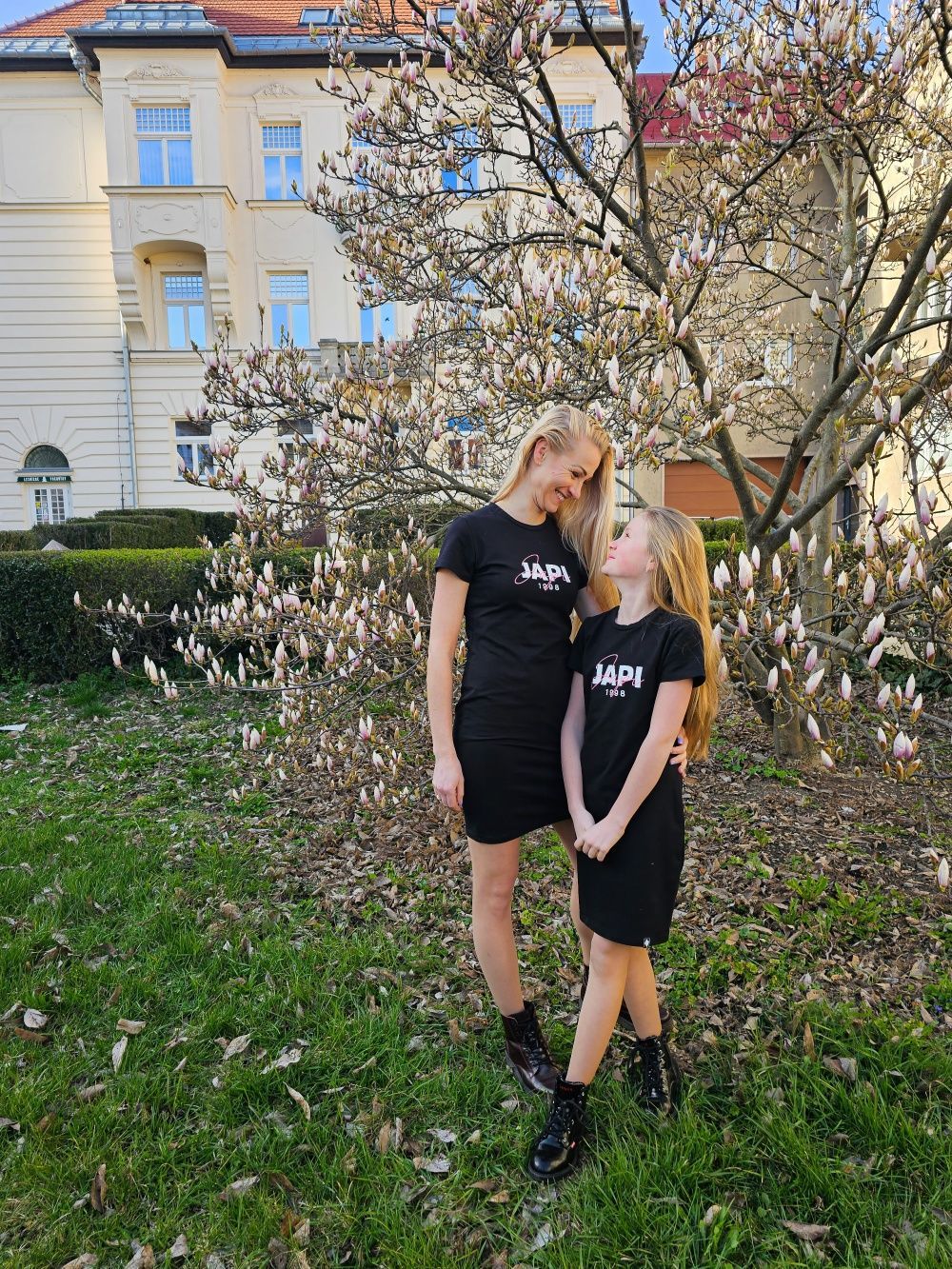 Ruha női slim MAGENTA Rövid ujjú