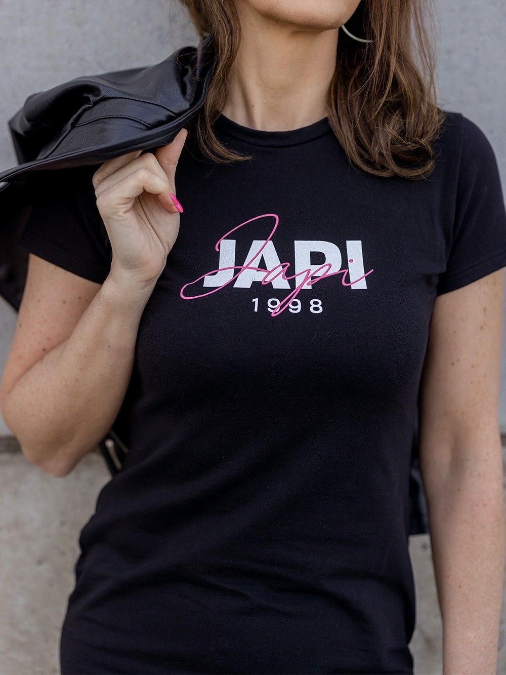 dámske šaty s krátkym rukávom